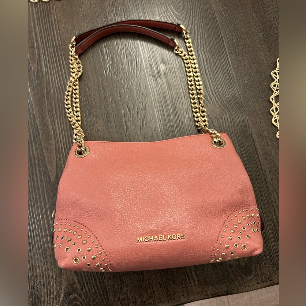 Michael Kors Blush pink Studded pebbled leather Shoulder Bag with chain handles. - Picture 3 of 16